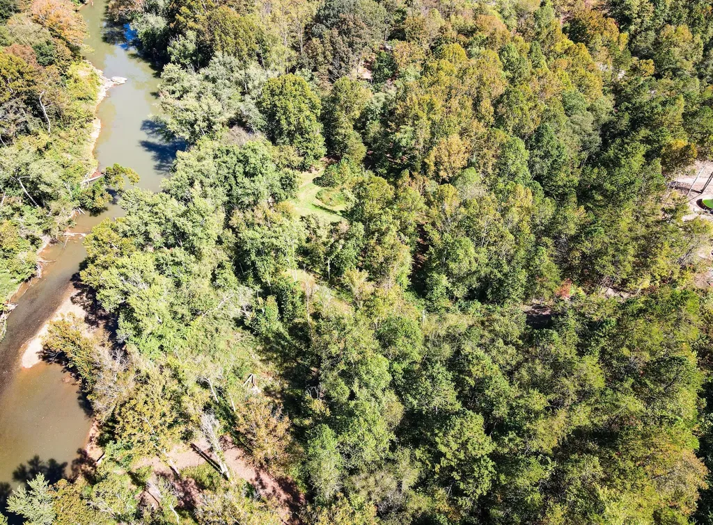 124 L Gabbard Road East Bernstadt KY 40729