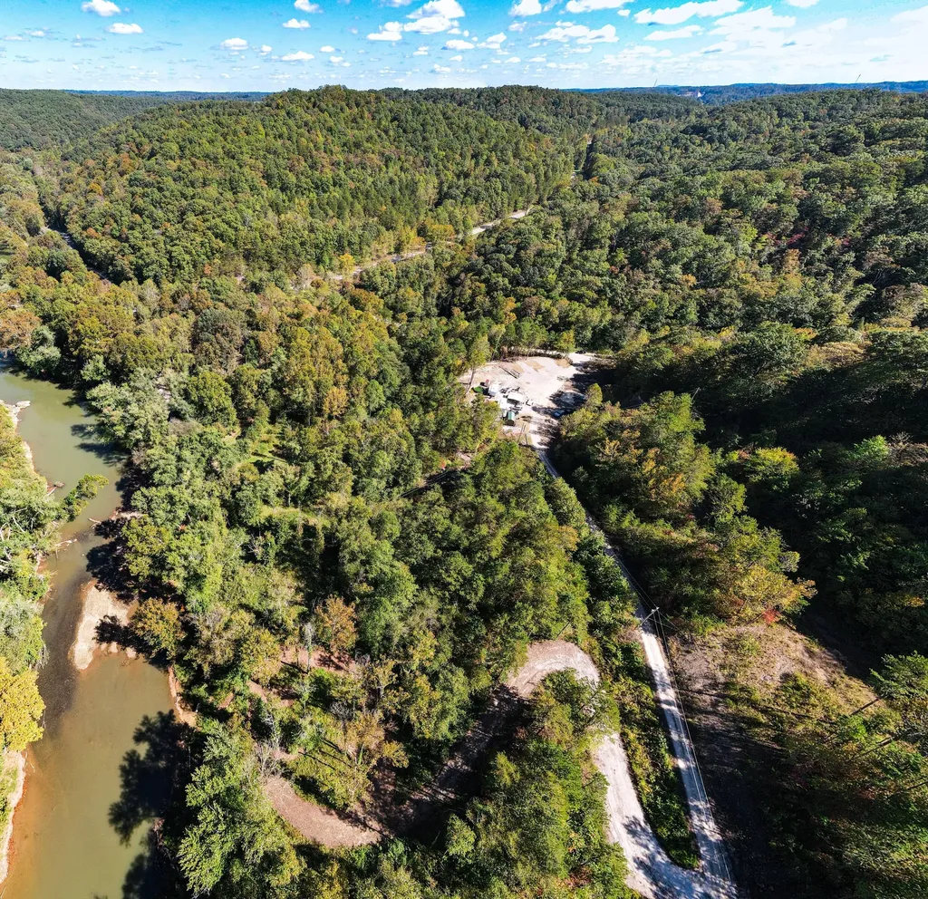 124 L Gabbard Road East Bernstadt KY 40729