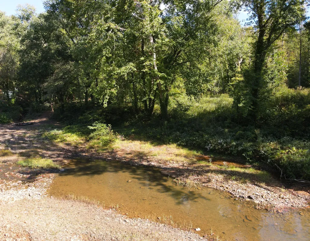 124 L Gabbard Road East Bernstadt KY 40729