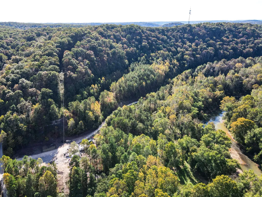 124 L Gabbard Road East Bernstadt KY 40729
