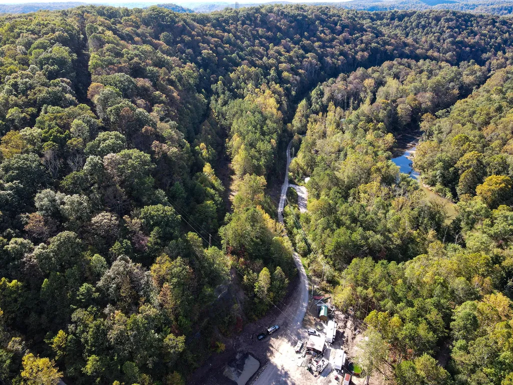 124 L Gabbard Road East Bernstadt KY 40729