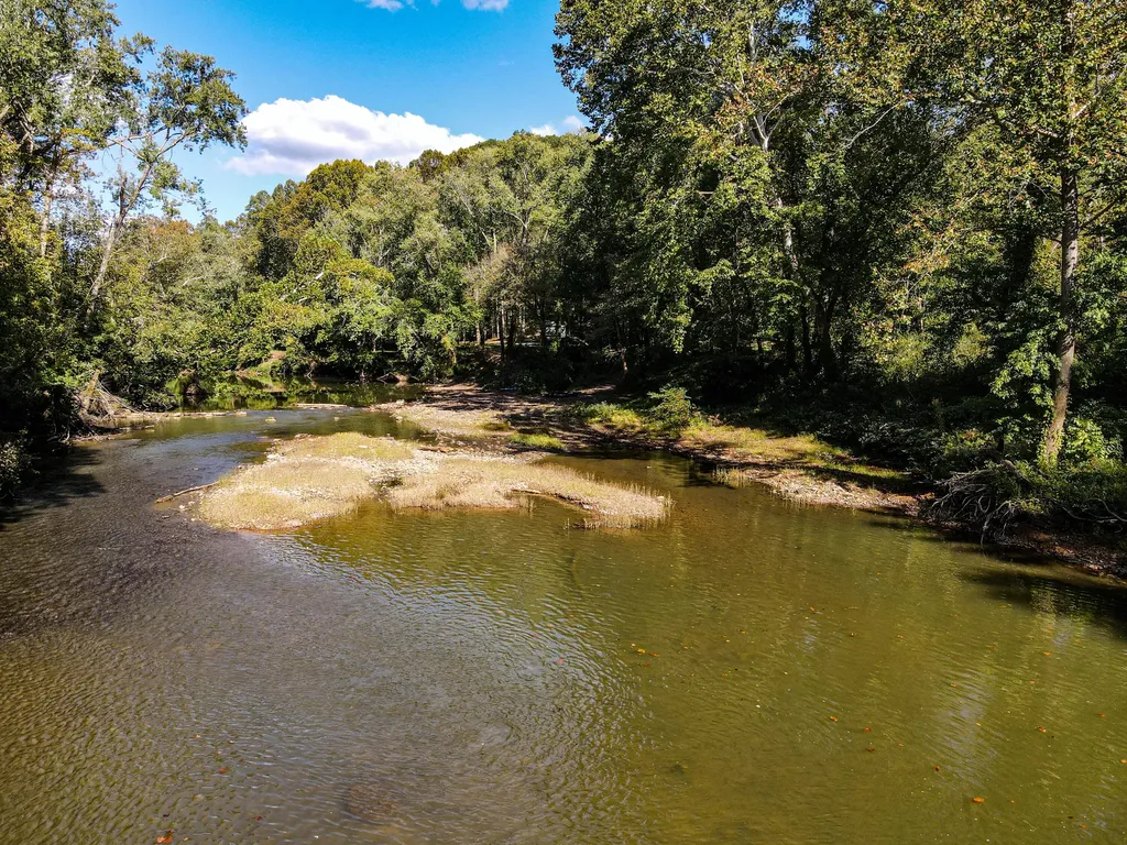 124 L Gabbard Road East Bernstadt KY 40729
