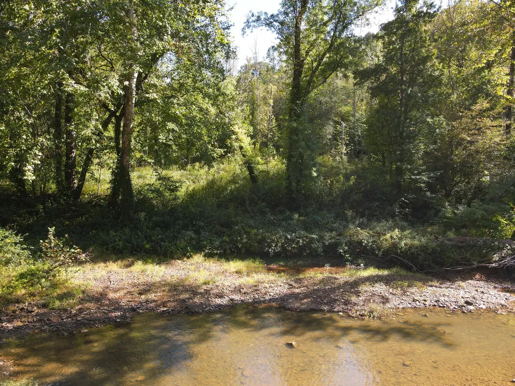 124 L Gabbard Road East Bernstadt KY 40729