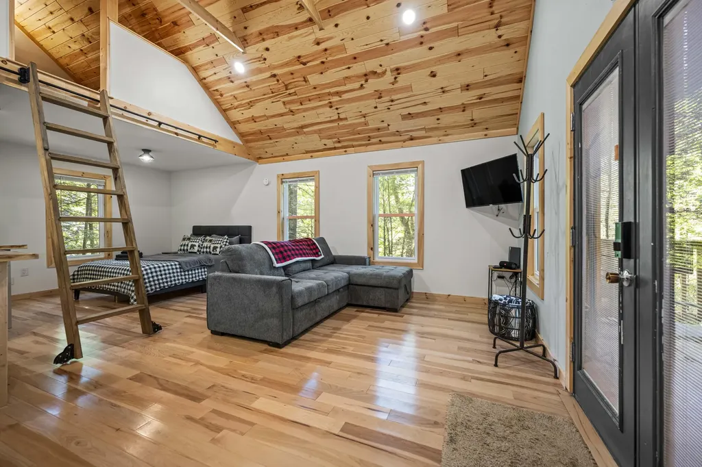 18 High Falls Creek Drive Campton KY 41301