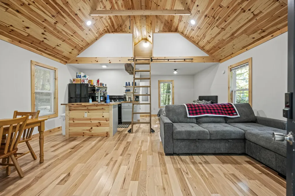 18 High Falls Creek Drive Campton KY 41301