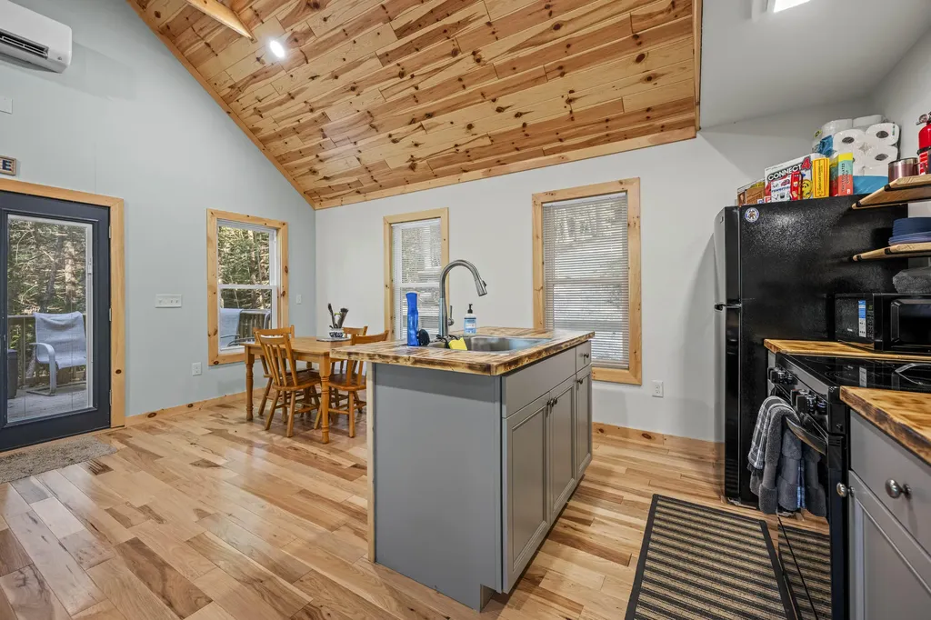 18 High Falls Creek Drive Campton KY 41301