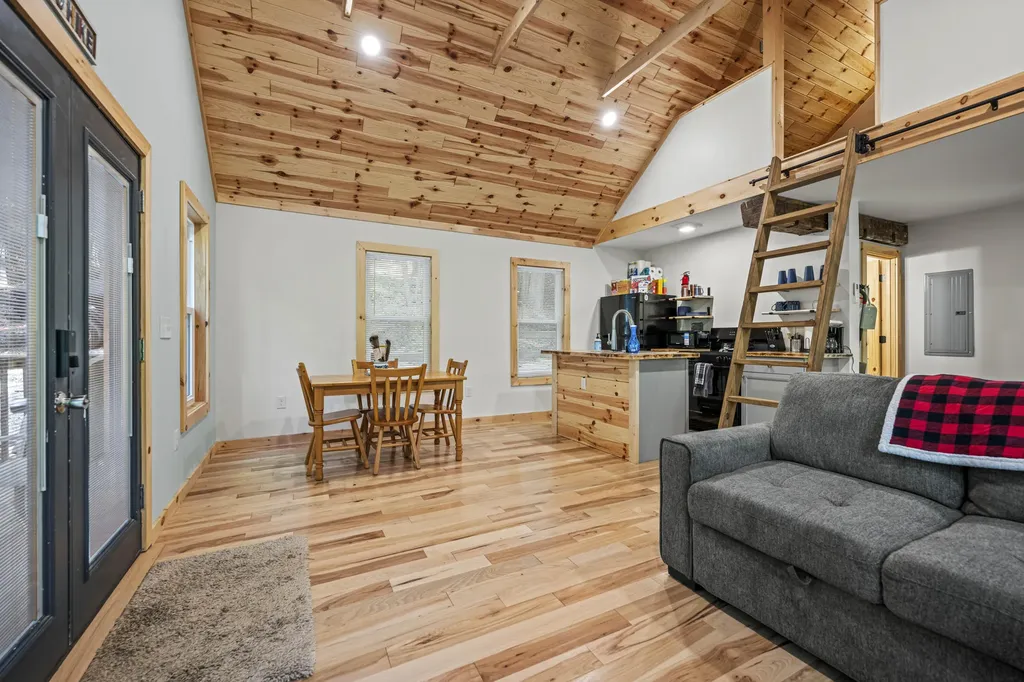 18 High Falls Creek Drive Campton KY 41301