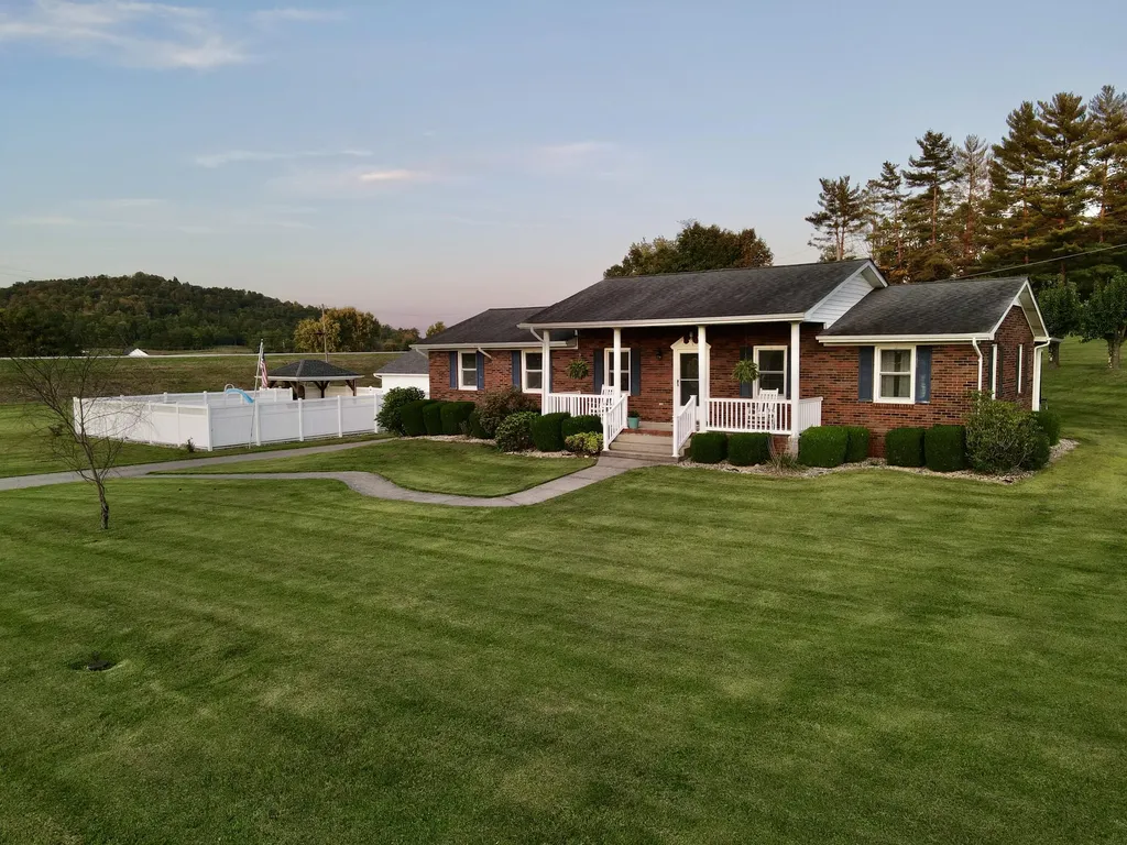 207 Maretburg Road Mt Vernon KY 40456