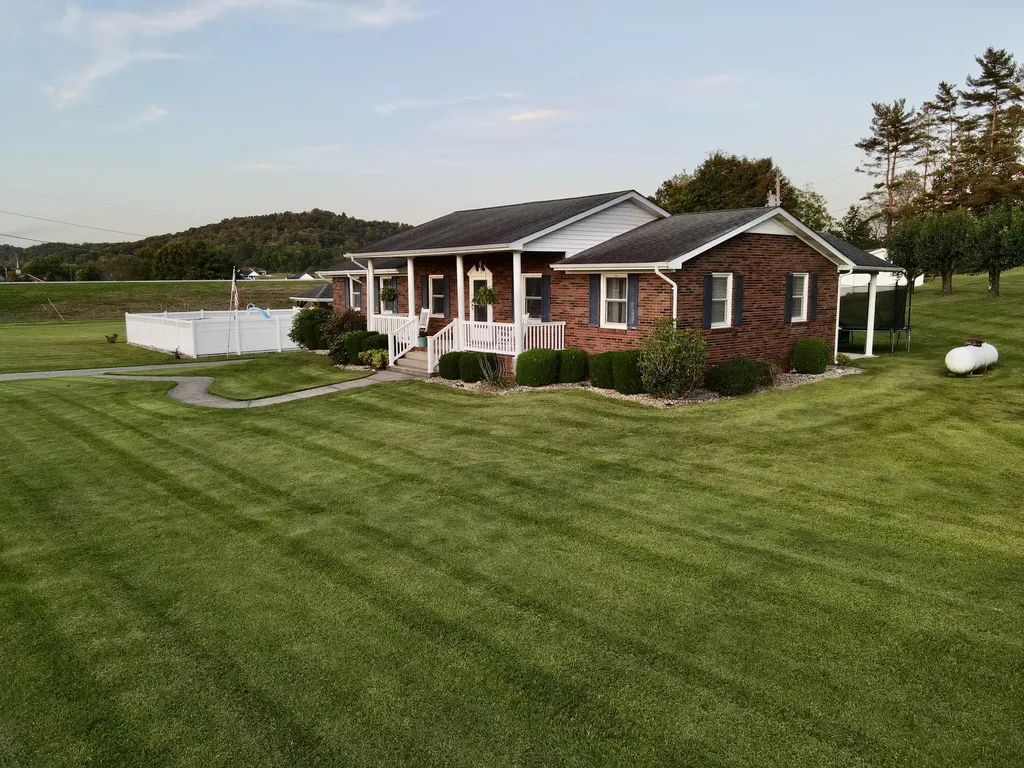 207 Maretburg Road Mt Vernon KY 40456