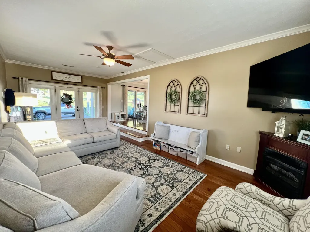 207 Maretburg Road Mt Vernon KY 40456