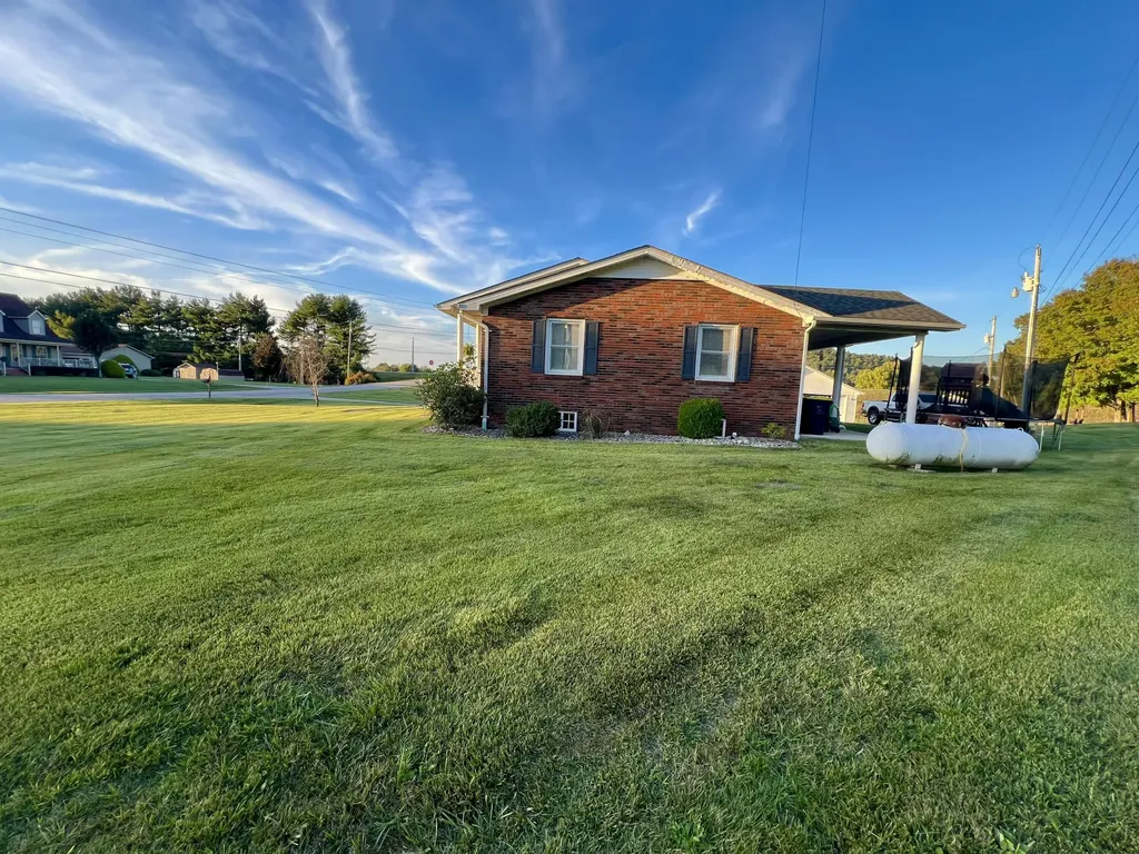 207 Maretburg Road Mt Vernon KY 40456