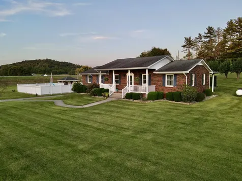 207 Maretburg Road Mt Vernon KY 40456