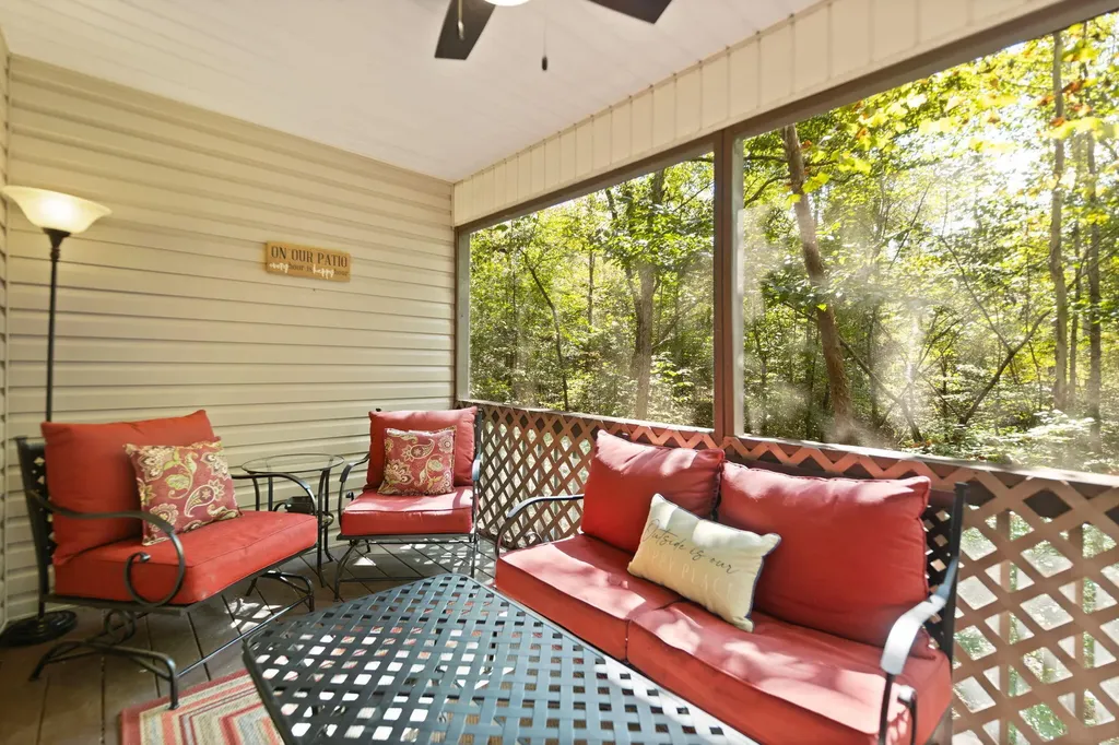 53 Clover Leaf Circle Burnside KY 41519