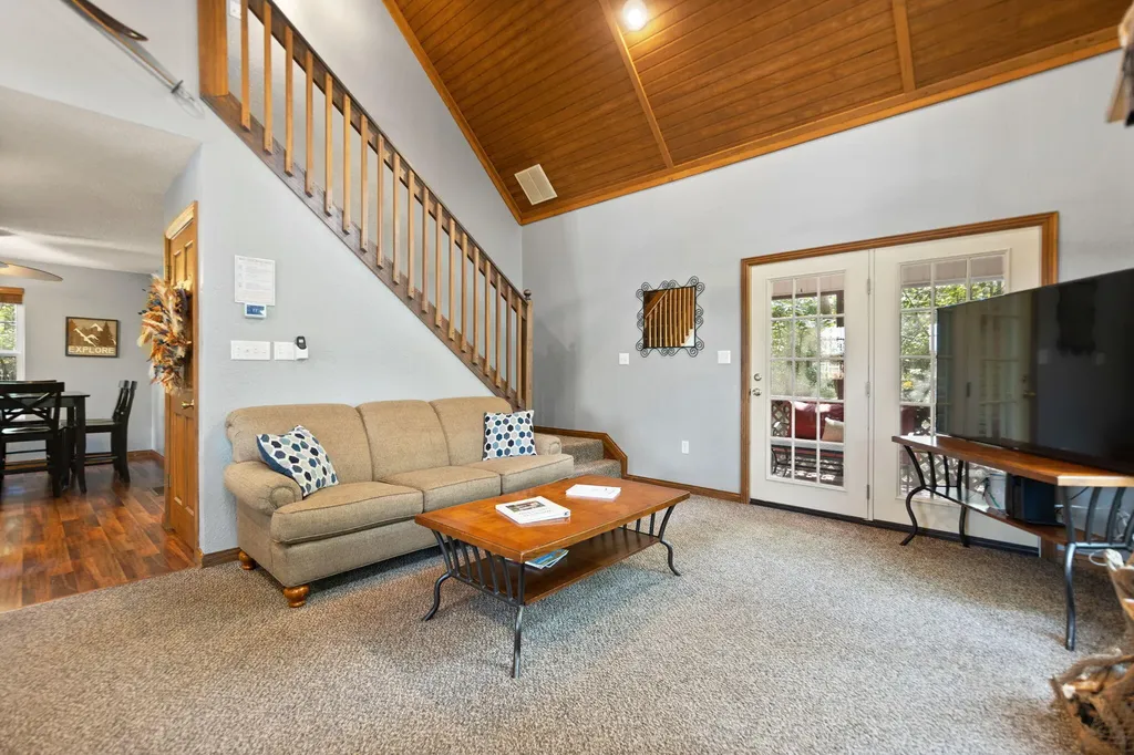 53 Clover Leaf Circle Burnside KY 41519