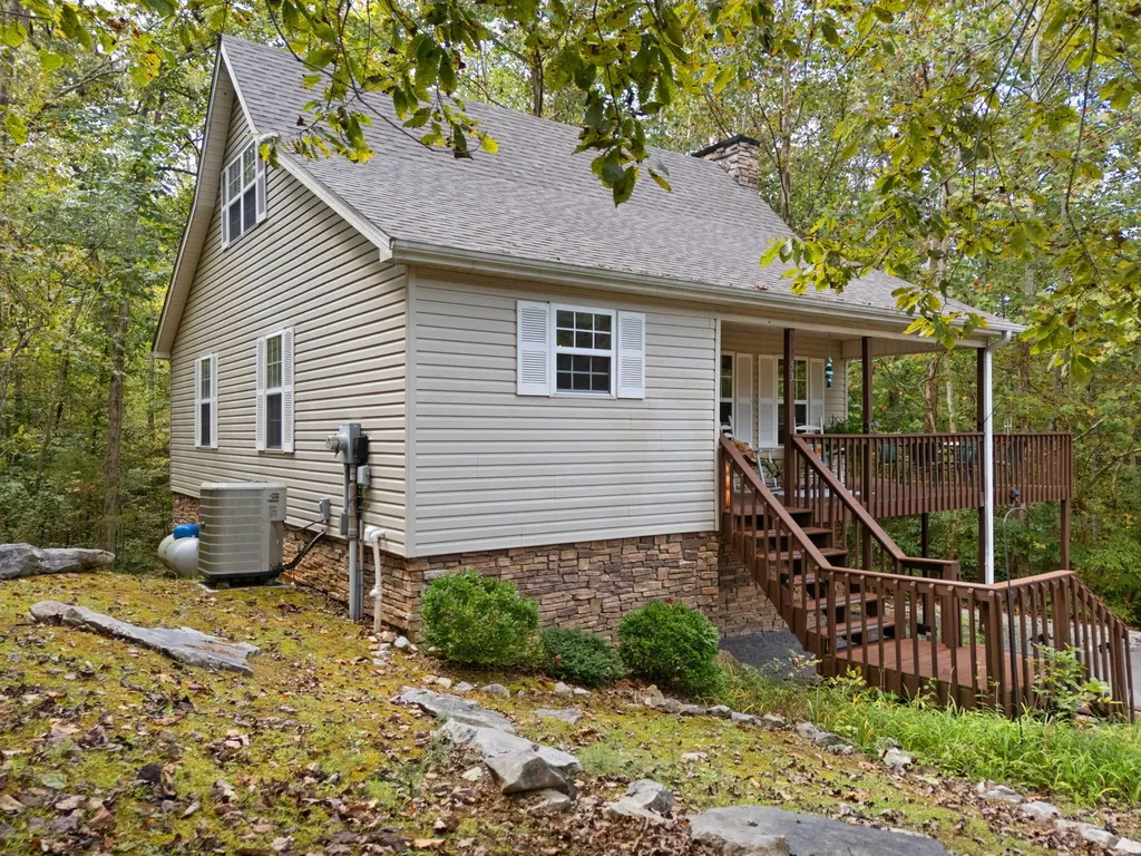 53 Clover Leaf Circle Burnside KY 41519