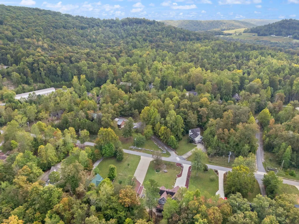53 Clover Leaf Circle Burnside KY 41519