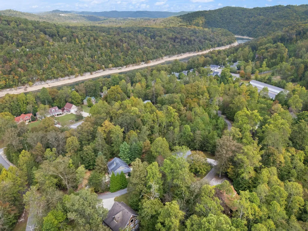 53 Clover Leaf Circle Burnside KY 41519