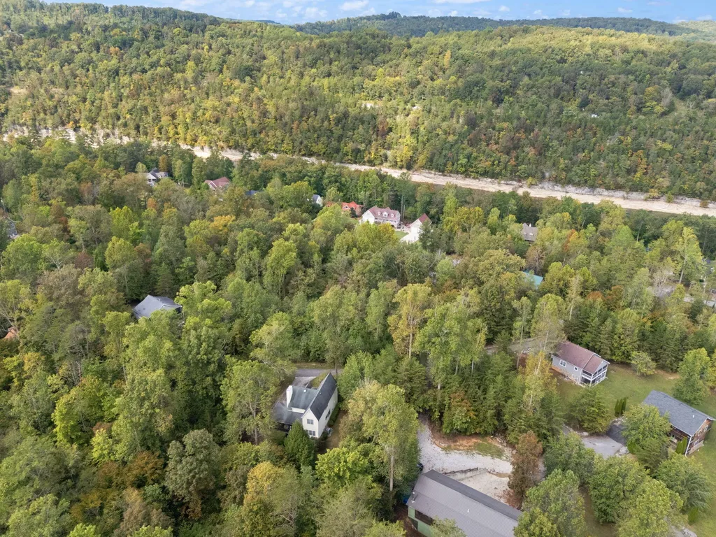 53 Clover Leaf Circle Burnside KY 41519