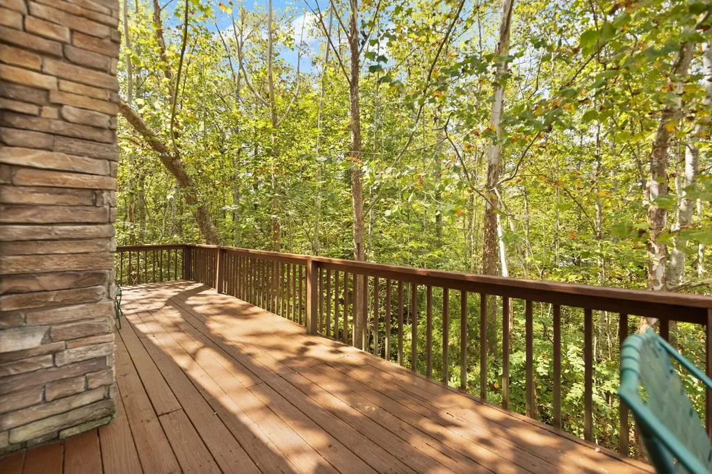 53 Clover Leaf Circle Burnside KY 41519