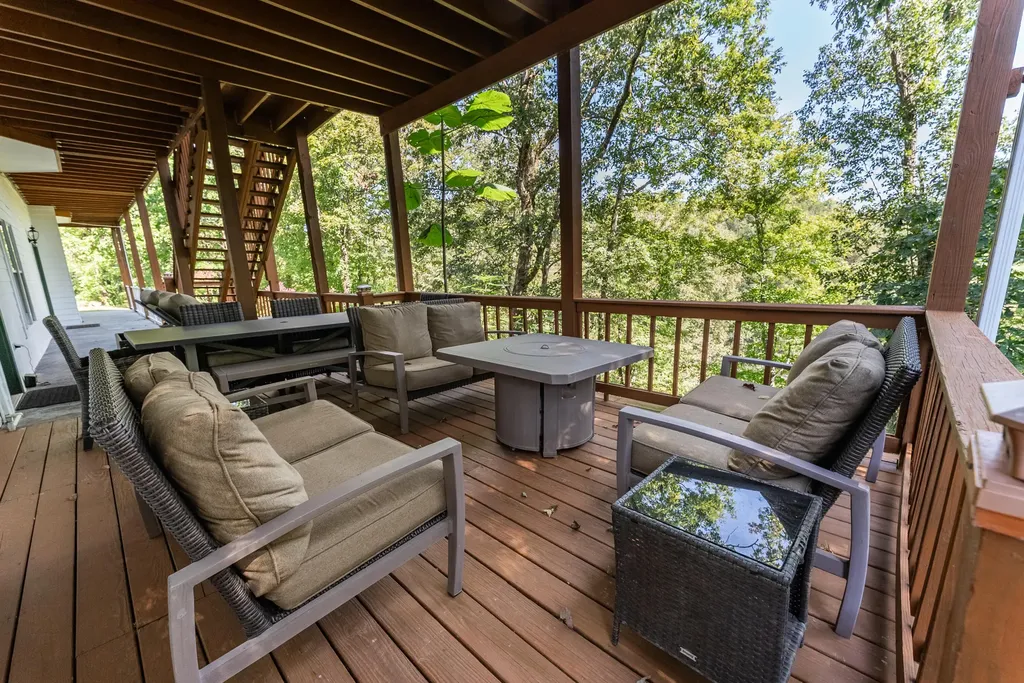 135 Laurel Road Jamestown KY 42629