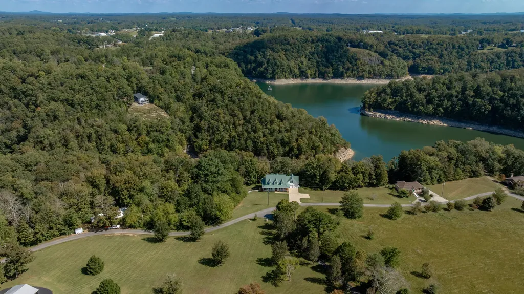 135 Laurel Road Jamestown KY 42629