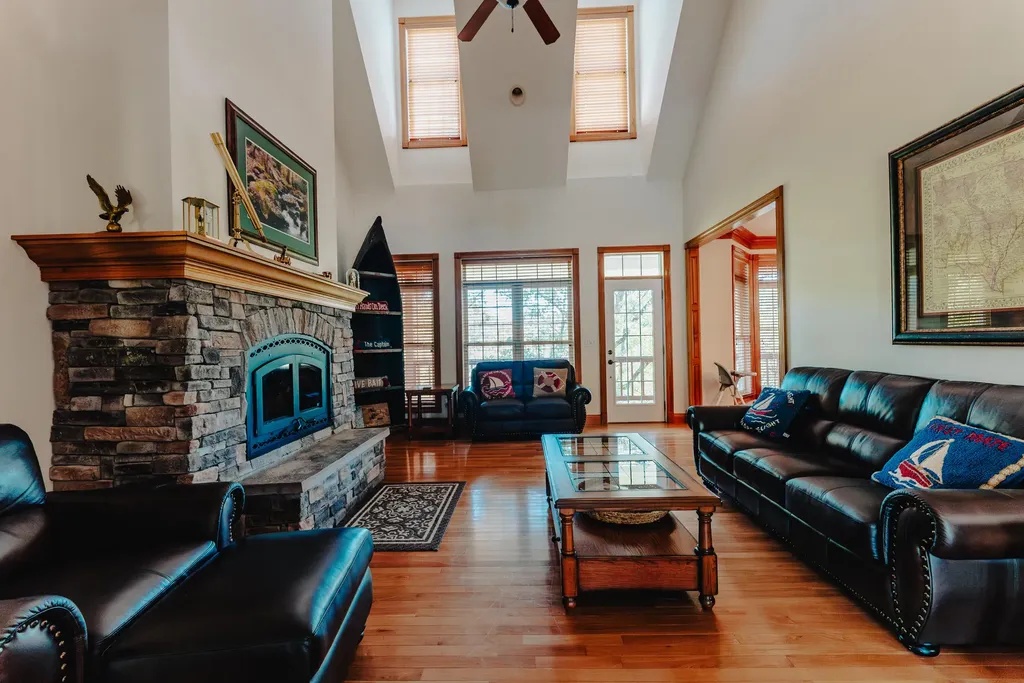 135 Laurel Road Jamestown KY 42629