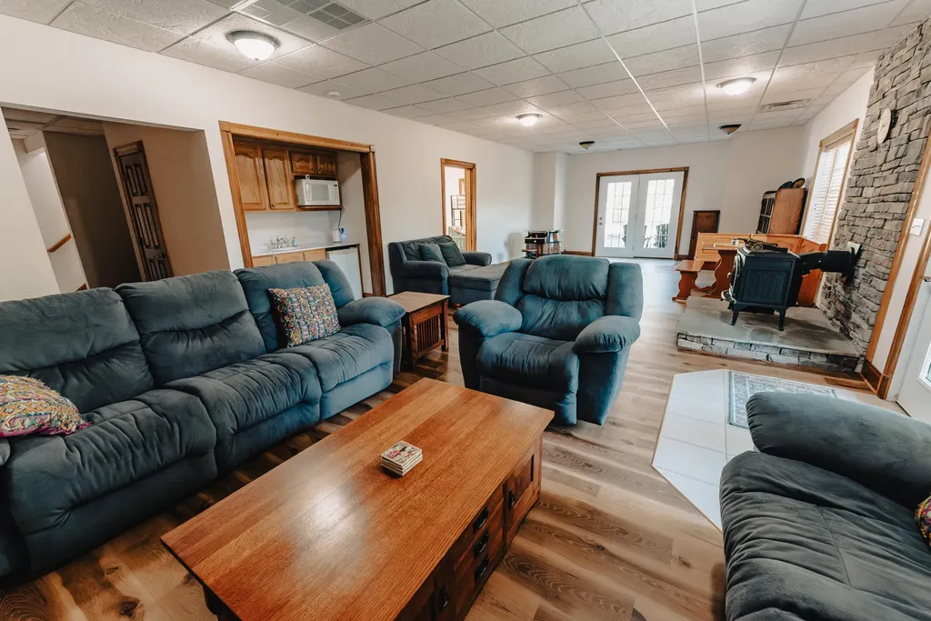 135 Laurel Road Jamestown KY 42629