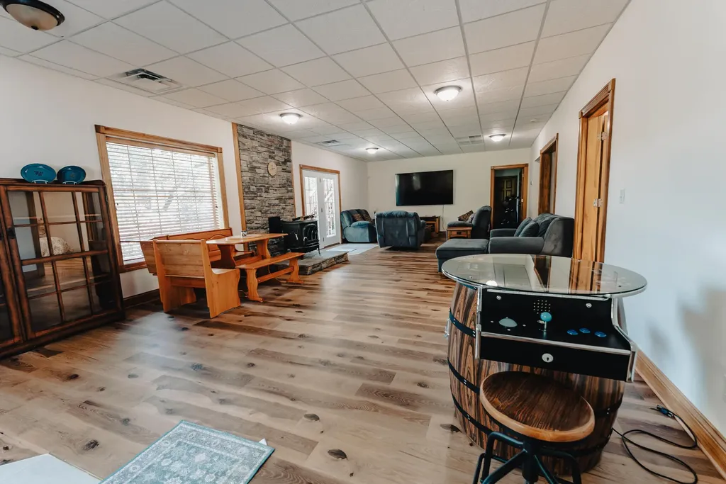 135 Laurel Road Jamestown KY 42629