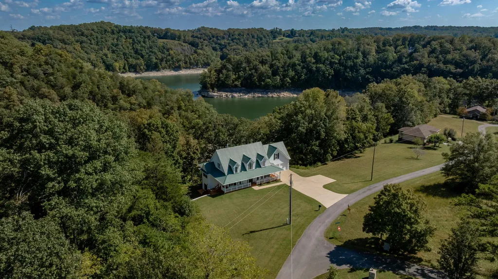 135 Laurel Road Jamestown KY 42629