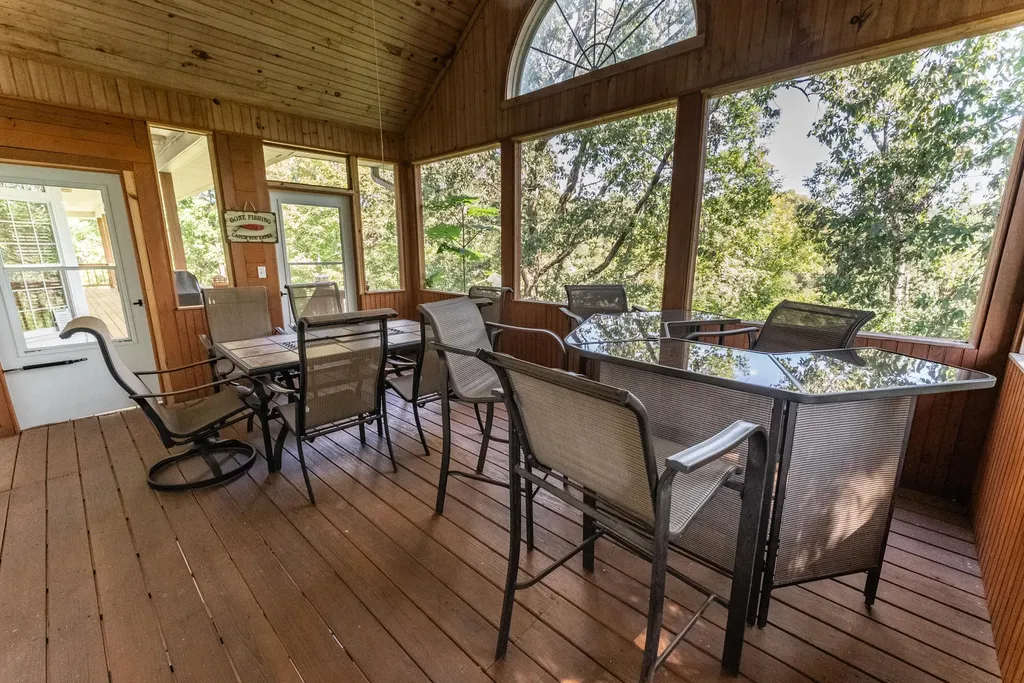 135 Laurel Road Jamestown KY 42629