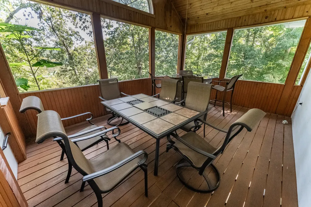 135 Laurel Road Jamestown KY 42629