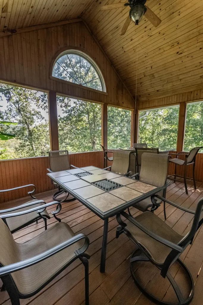 135 Laurel Road Jamestown KY 42629