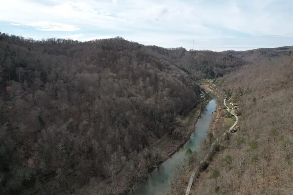 594 Morning Glory Lane Stinnett KY 40868