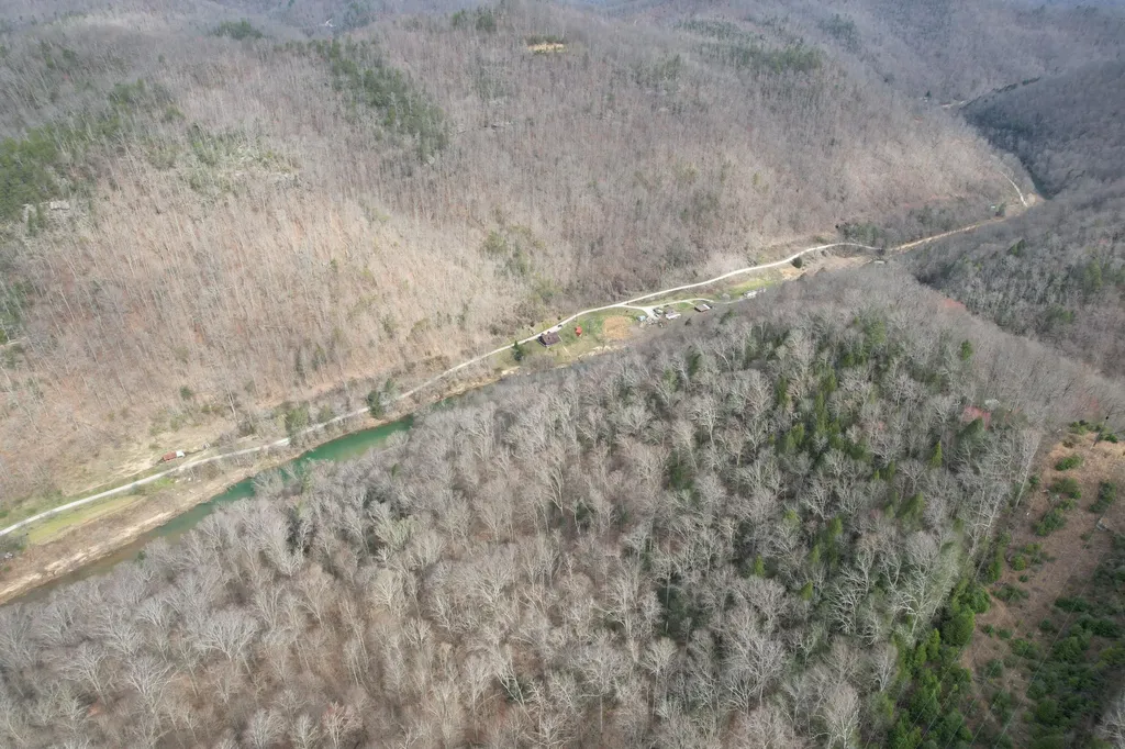 594 Morning Glory Lane Stinnett KY 40868