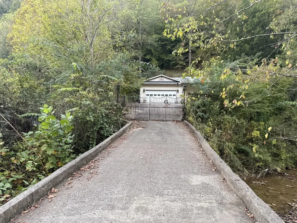 435 Simms Fork Road Arjay KY 40902