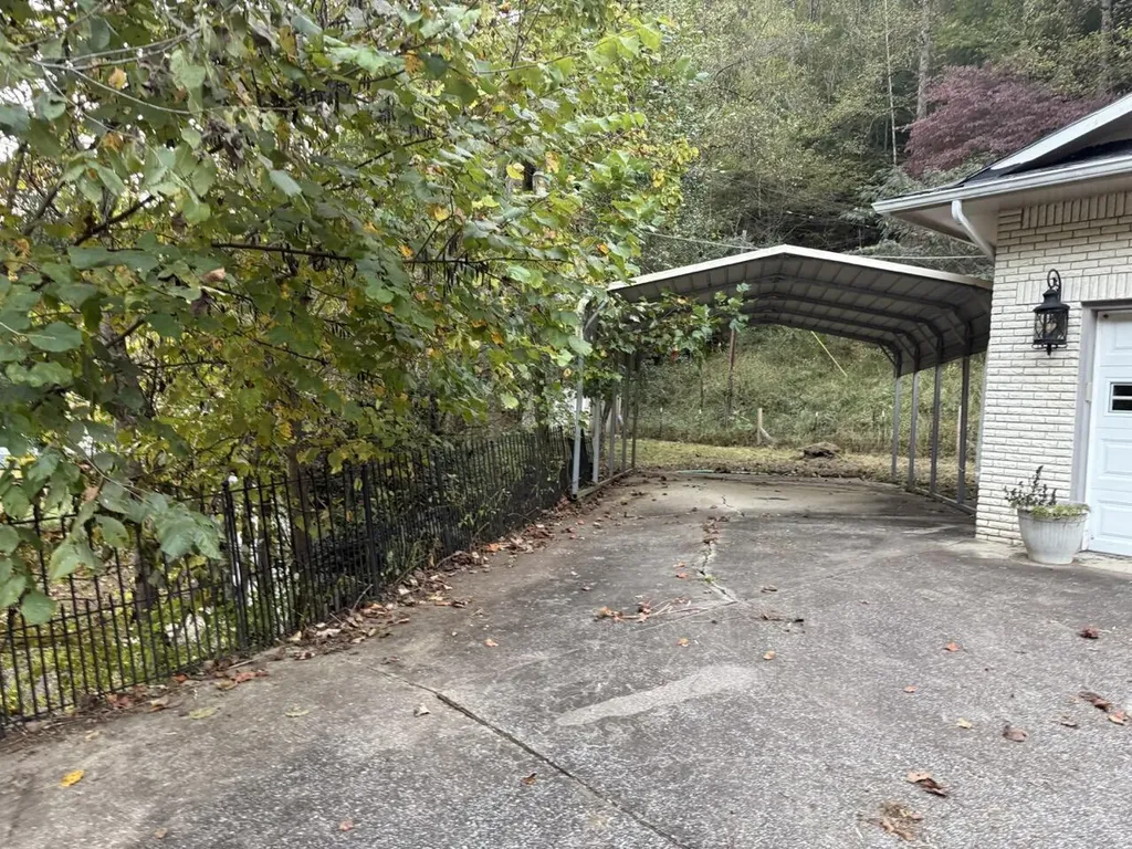 435 Simms Fork Road Arjay KY 40902
