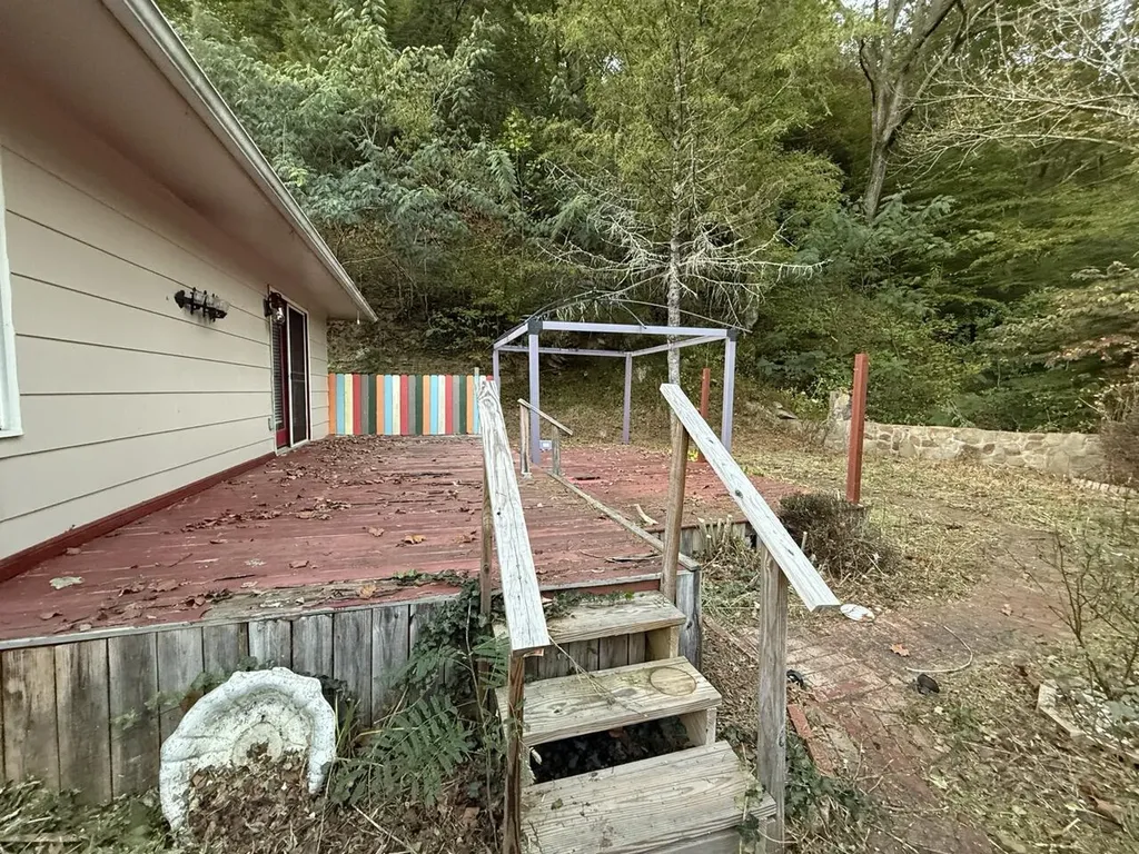435 Simms Fork Road Arjay KY 40902