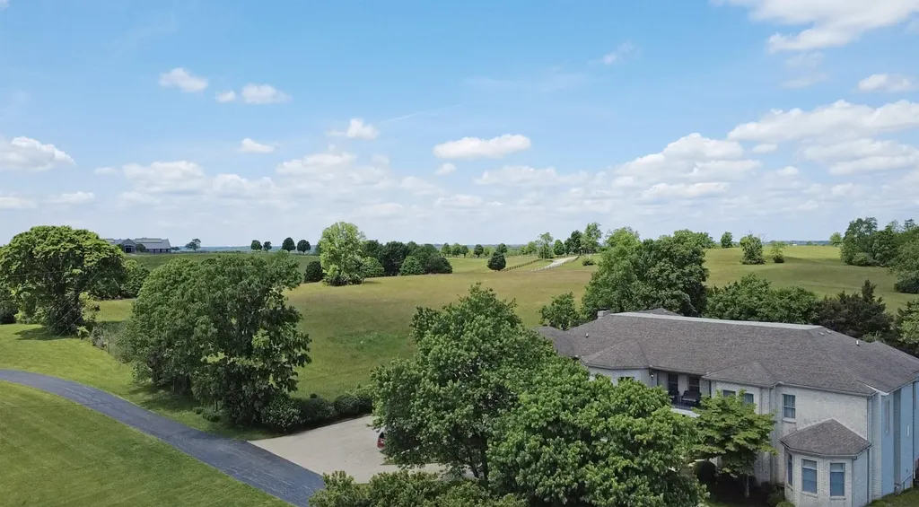 1010 Steele Road Versailles KY 40383