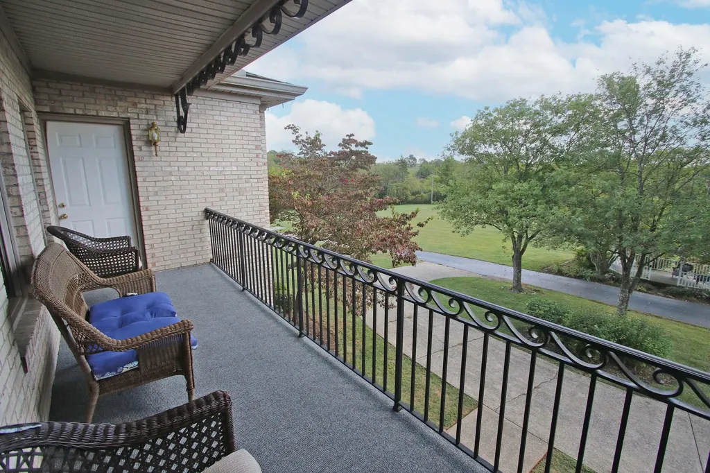 1010 Steele Road Versailles KY 40383
