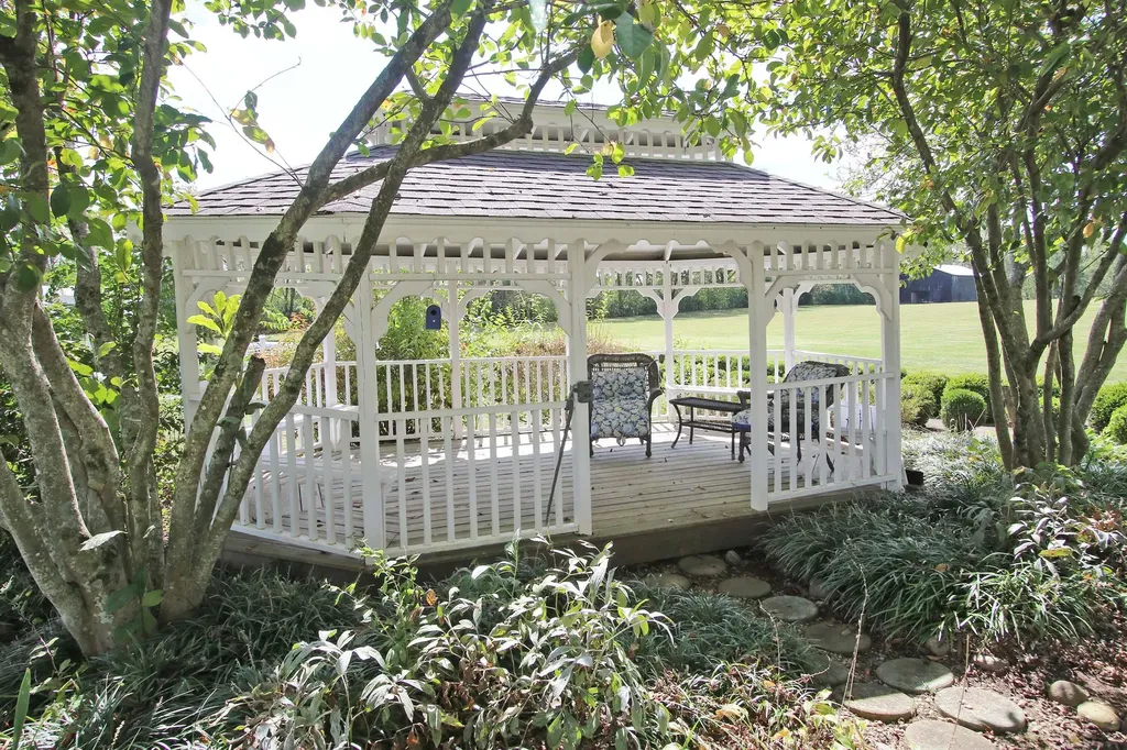 1010 Steele Road Versailles KY 40383