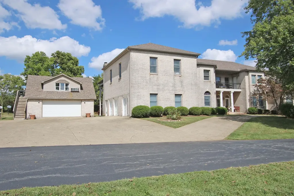 1010 Steele Road Versailles KY 40383