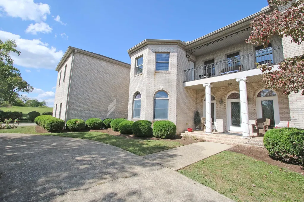 1010 Steele Road Versailles KY 40383