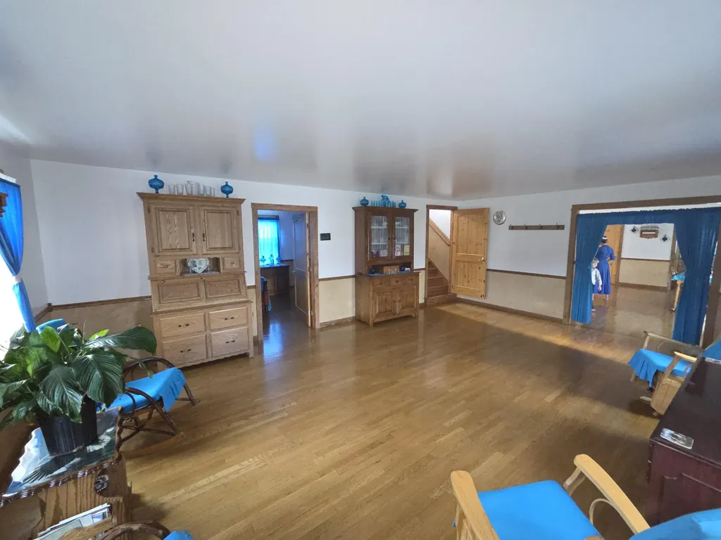 5525 Garland Hollow Road Means KY 40346