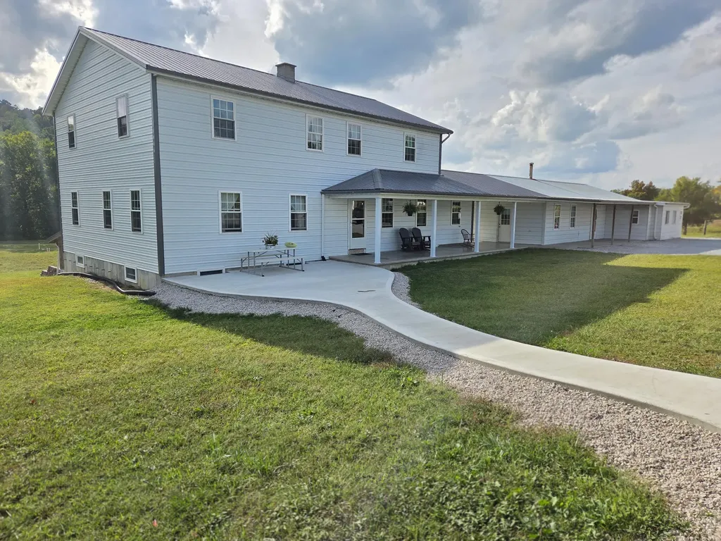 5525 Garland Hollow Road Means KY 40346