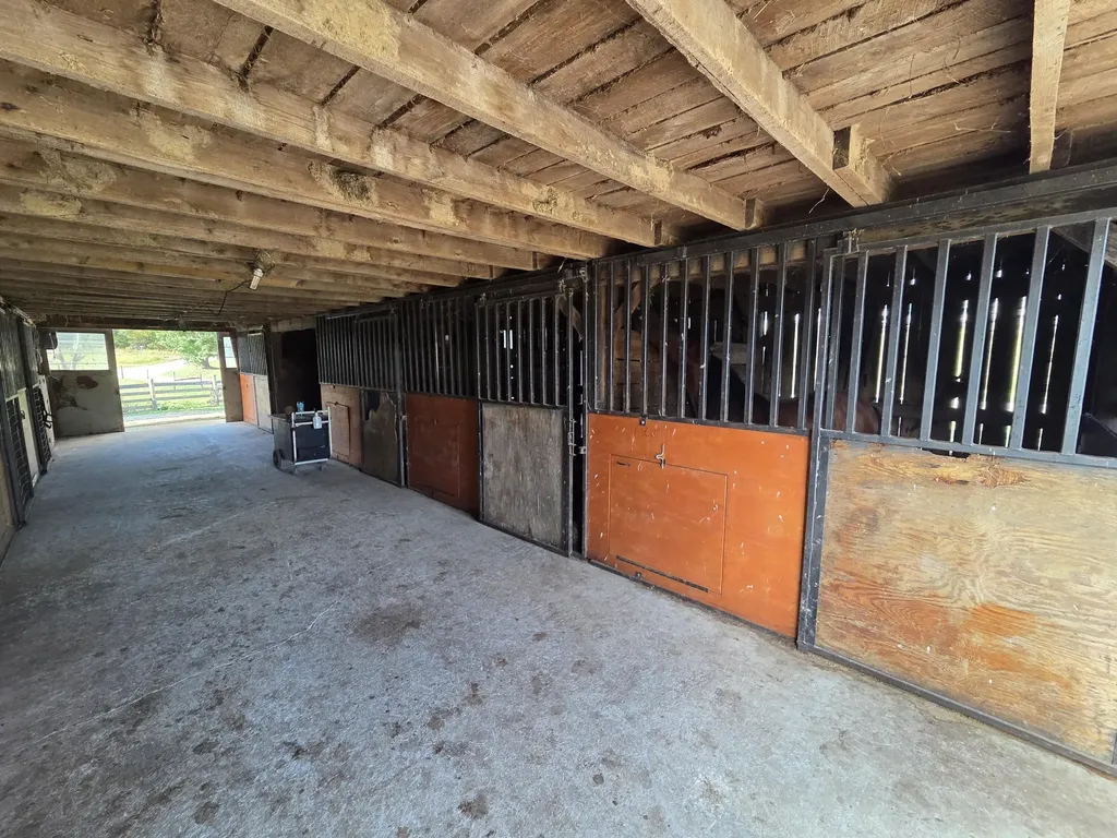 5525 Garland Hollow Road Means KY 40346