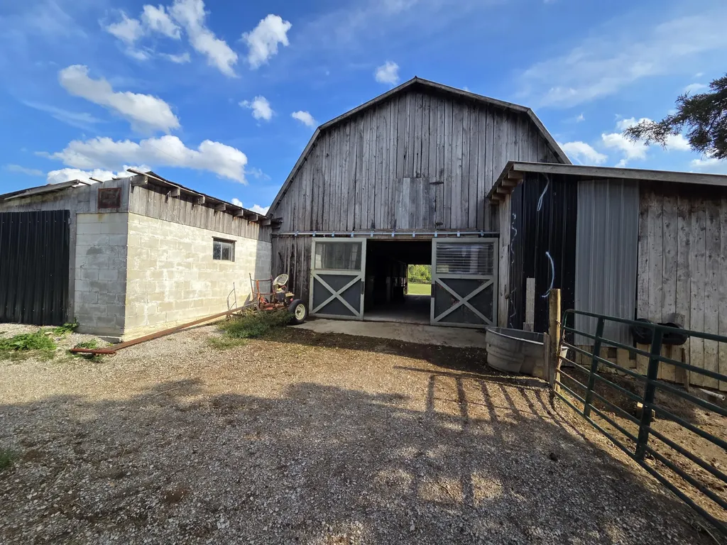 5525 Garland Hollow Road Means KY 40346