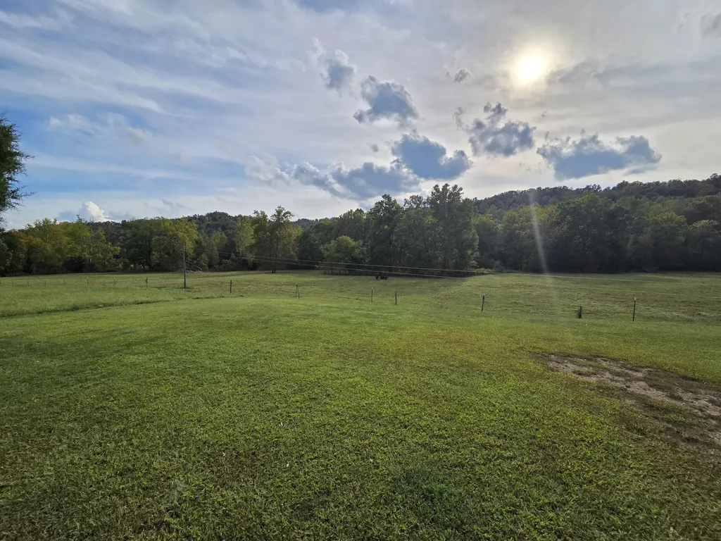 5525 Garland Hollow Road Means KY 40346