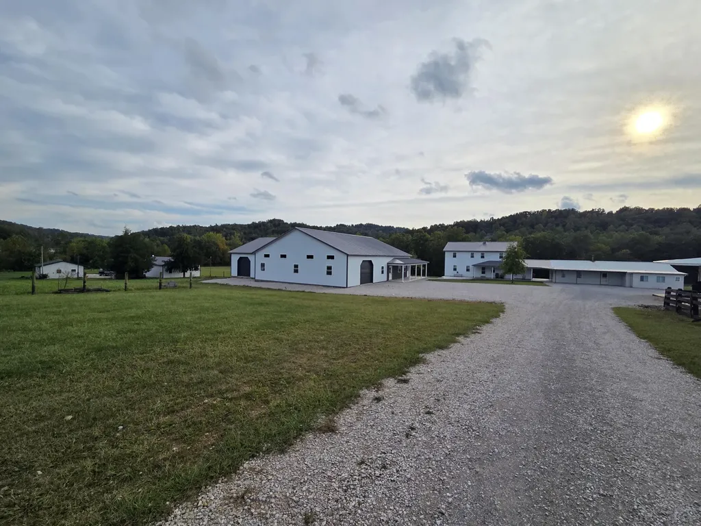 5525 Garland Hollow Road Means KY 40346