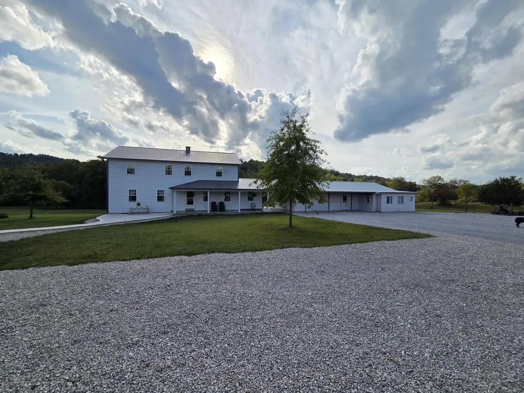 5525 Garland Hollow Road Means KY 40346