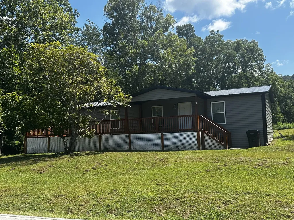 7566 Highway 26 Rockholds KY 40759
